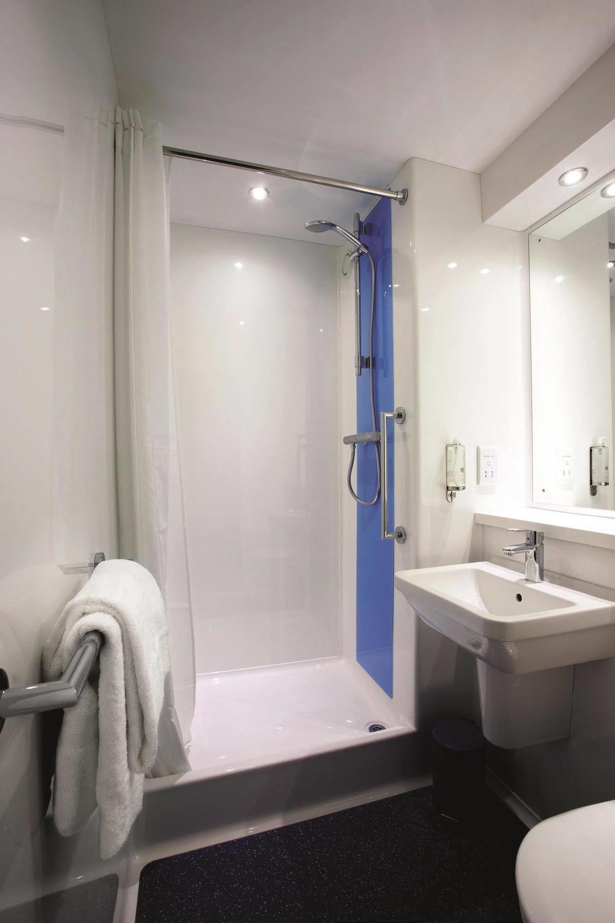 Travelodge London Greenwich Экстерьер фото